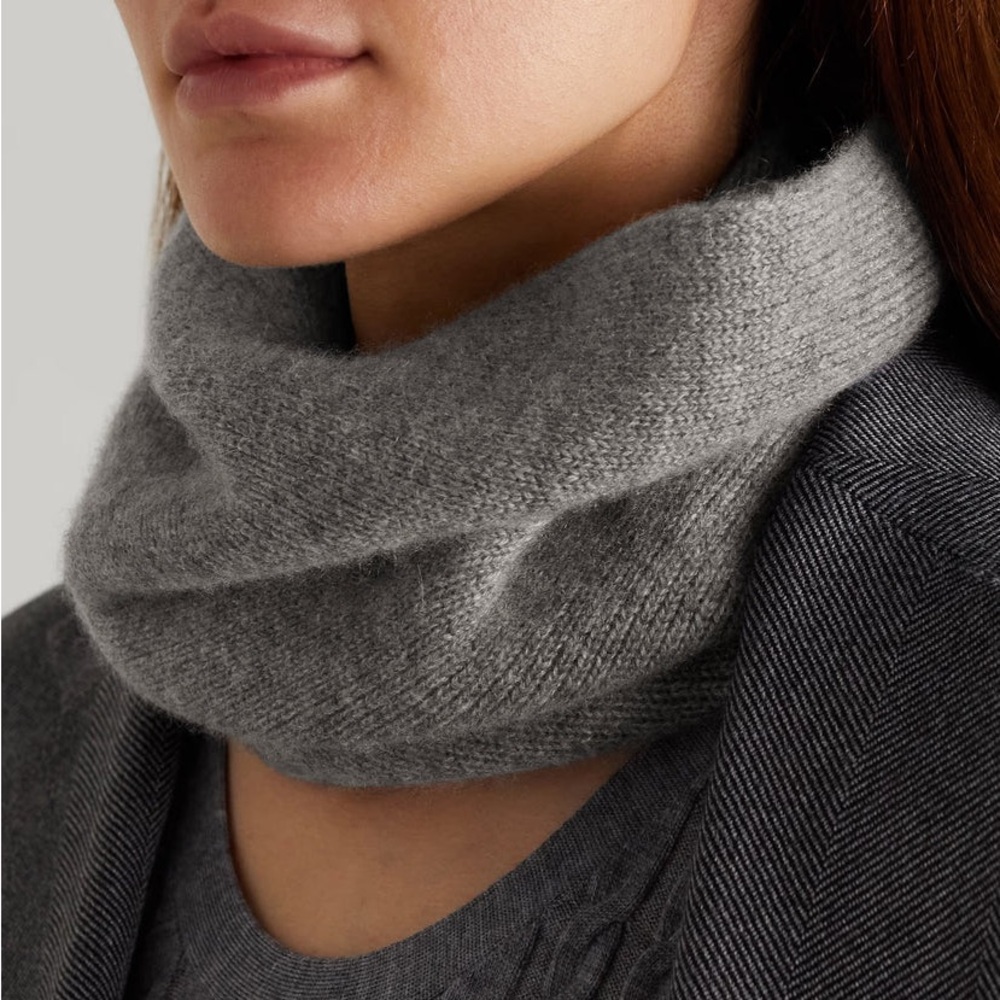 Toteme Gray Cashmere Snood